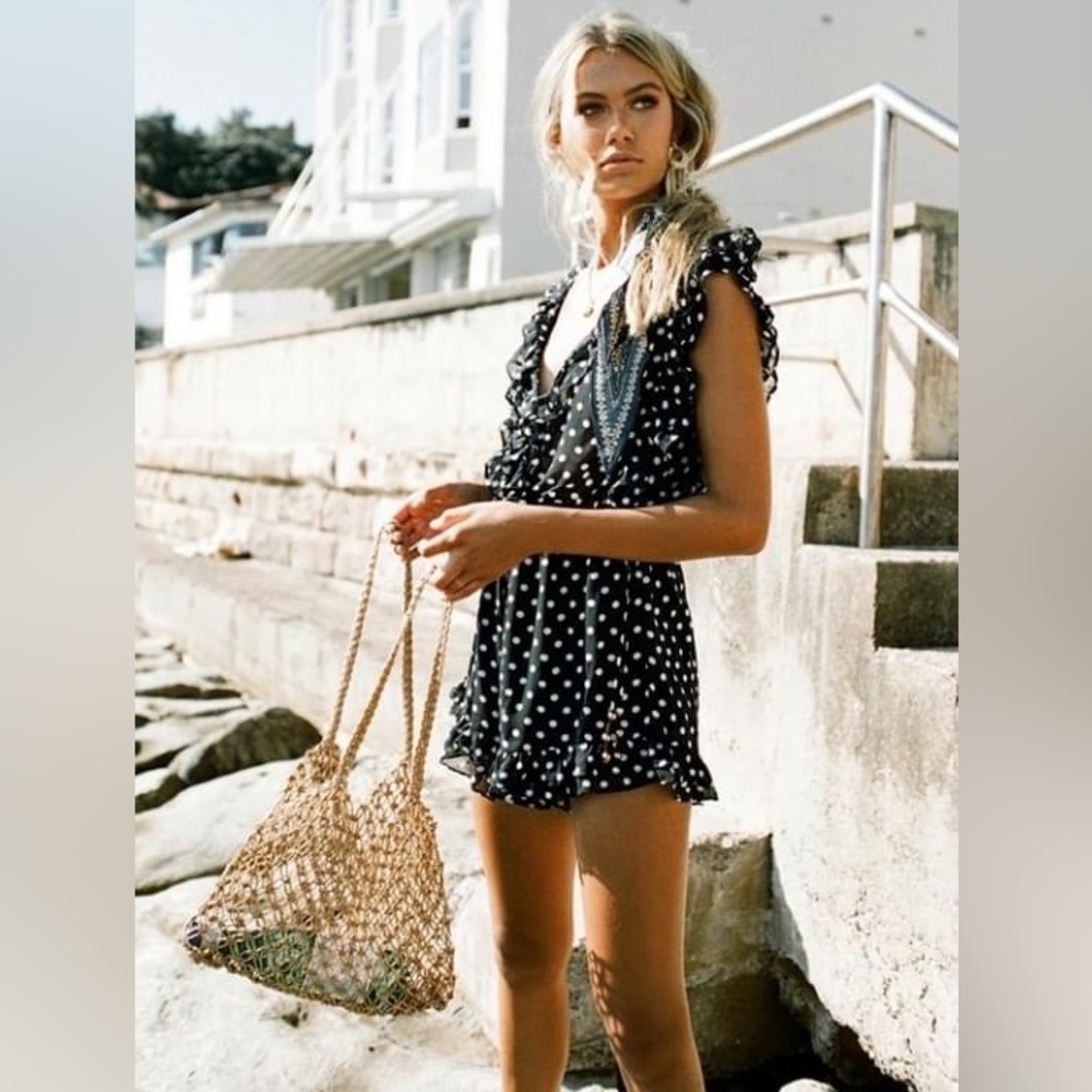 SABO SKIRT Eryka Speck Polka Dot Ruffle Sleeveless V Neck Romper Onesie Playsuit - Picture 1 of 10